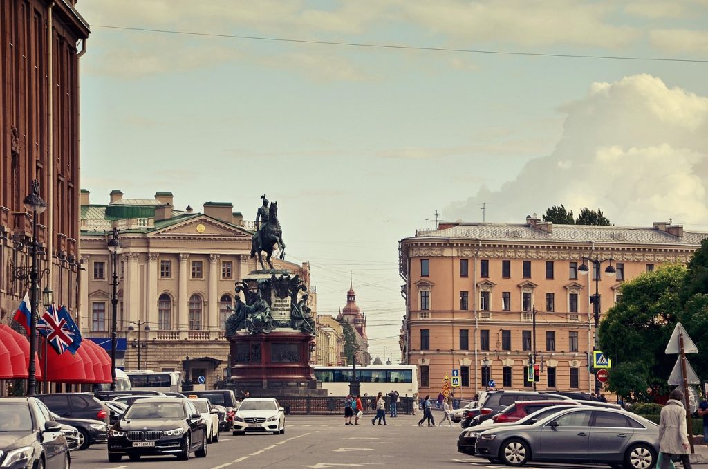st petersburg russia metro population